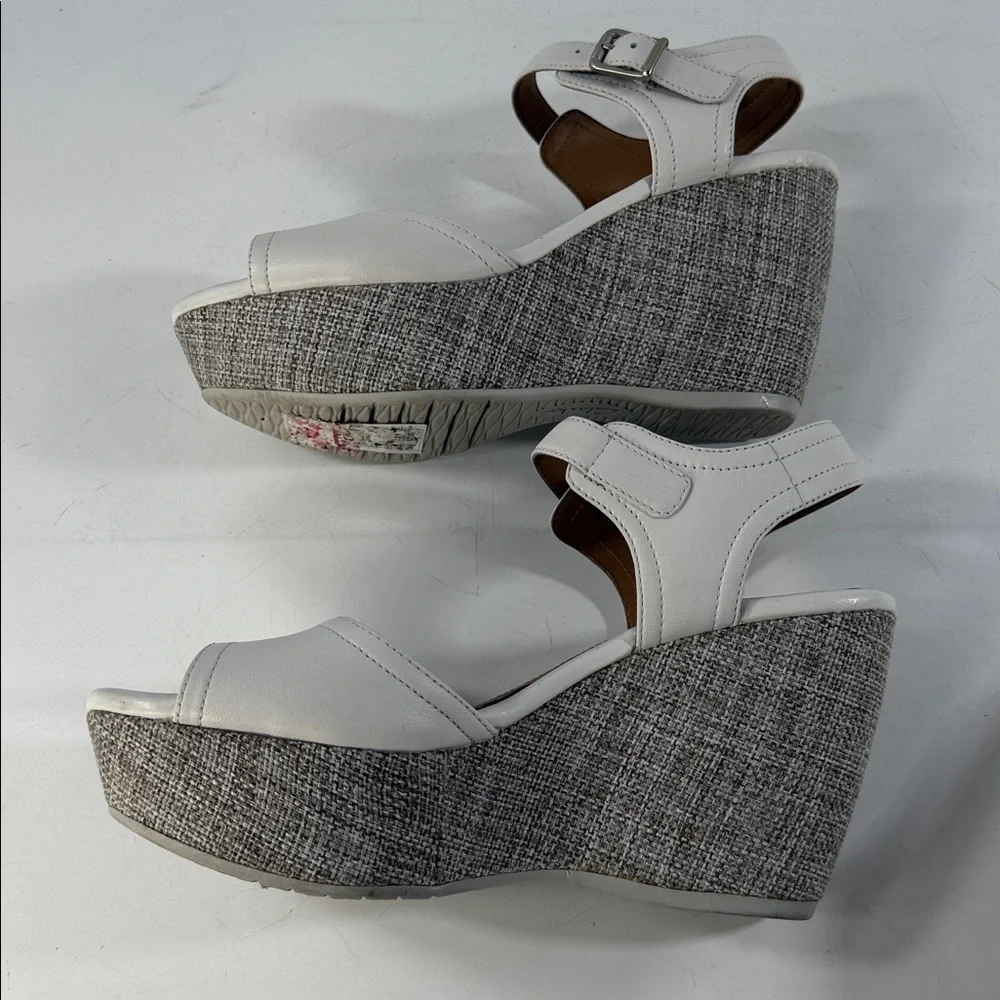White Clarks Platform Sandals with Buckle size 7 - Picture 3 of 9
